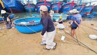 Рыбацкое утро в Туихоа: лодки возвращаются с уловом