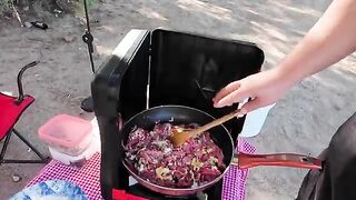 Завтрак на берегу и проверка удочек в Гюмюшлюке