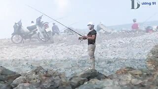 Спиннинг на камнях у Туихоа: выходим за морским хищником