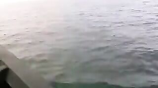 Морская рыбалка на сибаса у Эль-Джадиды в Марокко: поклевка и рыба в подсаке