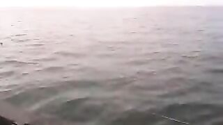 Морская рыбалка на сибаса у Эль-Джадиды в Марокко: поклевка и рыба в подсаке