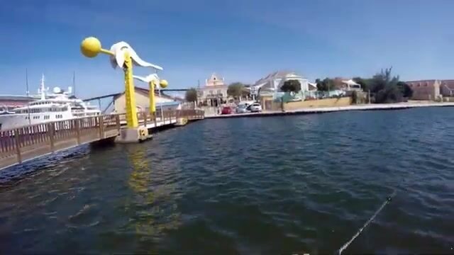Рыбалка с берега в Виллемстаде на Кюрасао: прогулка у порта вместо выхода на каяке