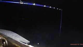 Русский остров: ночная ловля кальмара с ПВХ-лодки и работа на глубине