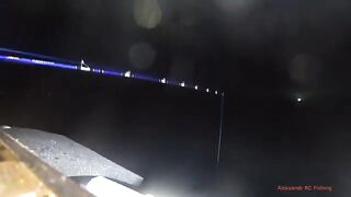 Русский остров: ночная ловля кальмара с ПВХ-лодки и работа на глубине
