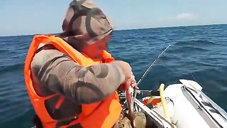 Август у острова Русский: камбала и минтай с надувной лодки