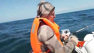 Август у острова Русский: камбала и минтай с надувной лодки