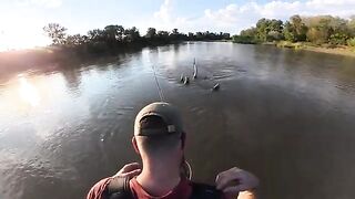 Большой голавль на вращалку в летний вечер у Муреша