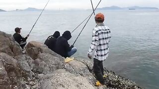 Рыбалка и уха на скалах Байсепа возле Куинёна