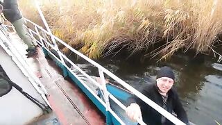 На каяках за окунем возле Гура-Портицей в Румынии