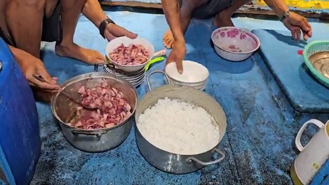 Ночь с рыбаками Нёнли: кальмары, сети и утренний рынок у Куинёна