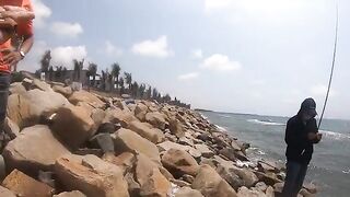 Выходной у моря в Хочаме: мелкую рыбу отпускаем, крупную берем к обеду