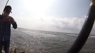 Выходной у моря в Хочаме: мелкую рыбу отпускаем, крупную берем к обеду