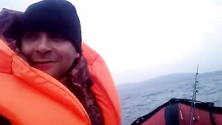 Первый выход на лодке ПВХ к острову Русский: рыбалка во Владивостоке