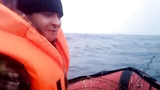 Первый выход на лодке ПВХ к острову Русский: рыбалка во Владивостоке
