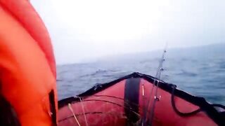 Первый выход на лодке ПВХ к острову Русский: рыбалка во Владивостоке