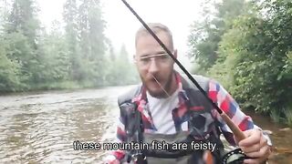 Горный ручей в Румынии: мелкие нимфы и форель на течении