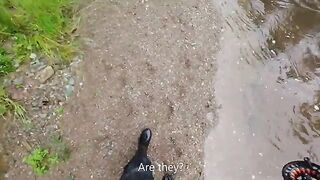 Горный ручей в Румынии: мелкие нимфы и форель на течении