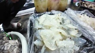 С ребенком на рыбацкой лодке Кото: удочка и ловушки для кальмара