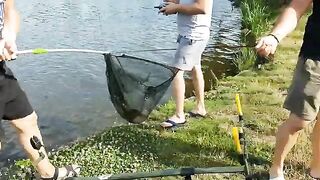 Семья, друзья и ночная рыбалка на озере Нана