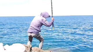 Рыбалка с друзьями на скалистом берегу Нёнхая у Куинёна