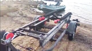 Осенний остров и троллинг среди волн на Онеге