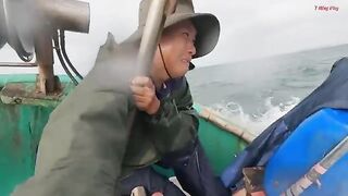 В море на круглой лодке у Лонгхая: ночная сеть и утренний улов