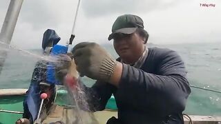 В море на круглой лодке у Лонгхая: ночная сеть и утренний улов