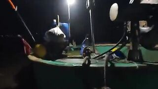 В море на круглой лодке у Лонгхая: ночная сеть и утренний улов
