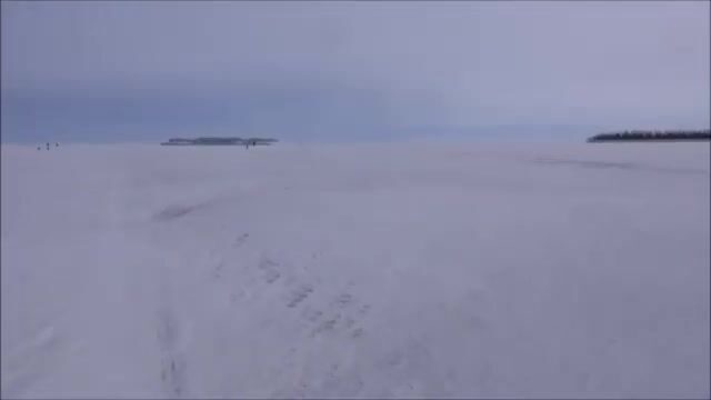 Зимняя рыбалка на Онежском озере в Карелии: разговор с местным рыбаком о щуке и последней жерлице