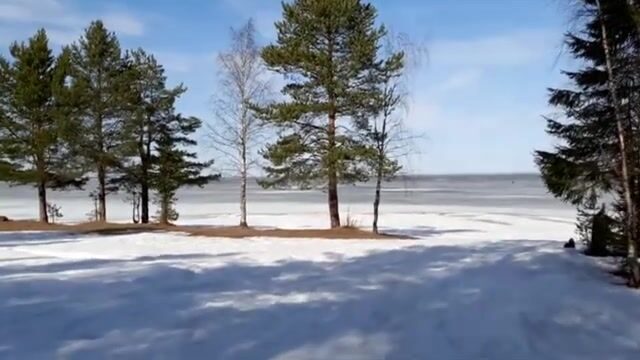 Зимняя рыбалка на Онежском озере в Карелии: разговор с местным рыбаком о щуке и последней жерлице