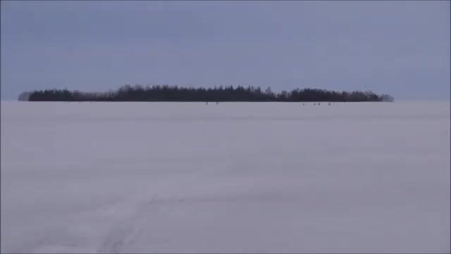 Зимняя рыбалка на Онежском озере в Карелии: разговор с местным рыбаком о щуке и последней жерлице