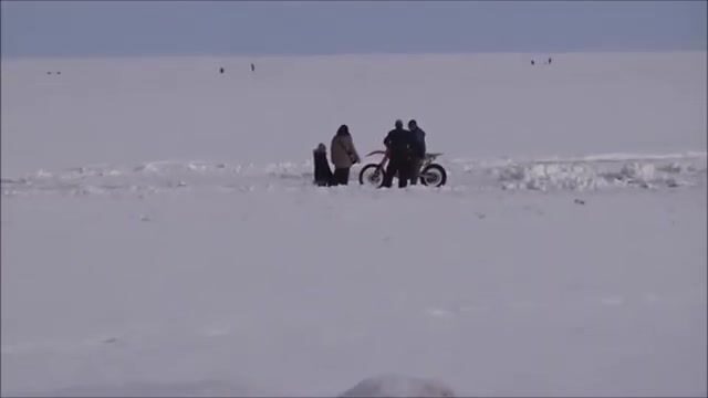 Зимняя рыбалка на Онежском озере в Карелии: разговор с местным рыбаком о щуке и последней жерлице