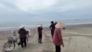 Утро в рыбацкой деревне Лонгхай: ждем лодки и помогаем с сетью