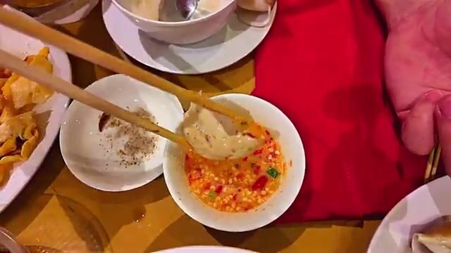 С плавучего плота у Зыонгдонга: короткая рыбалка и морепродукты на Фукуоке