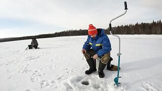 Поздний выход на лед Онеги за хариусом