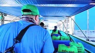 Остров Хонсео у Куинёна: рыбалка, купание и обед на берегу