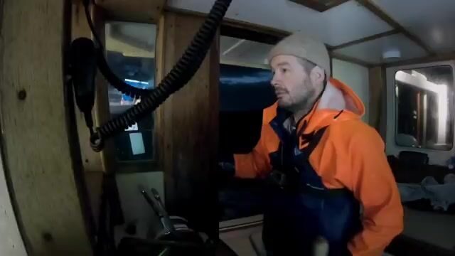 Промысел лангуста у юго-западного берега Тасмании: дождь, живой улов и работа нескольких экипажей
