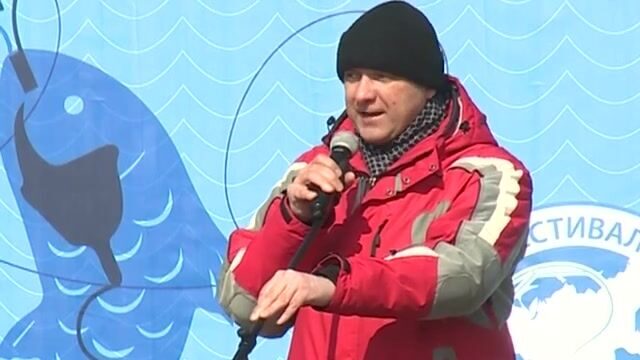 Народная рыбалка на Русском острове: лунки, морская звезда и уха на морозе