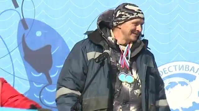 Народная рыбалка на Русском острове: лунки, морская звезда и уха на морозе