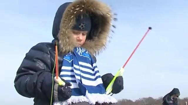 Народная рыбалка на Русском острове: лунки, морская звезда и уха на морозе