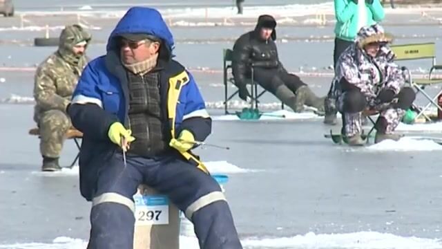 Народная рыбалка на Русском острове: лунки, морская звезда и уха на морозе