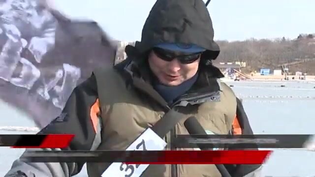 Народная рыбалка на Русском острове: лунки, морская звезда и уха на морозе