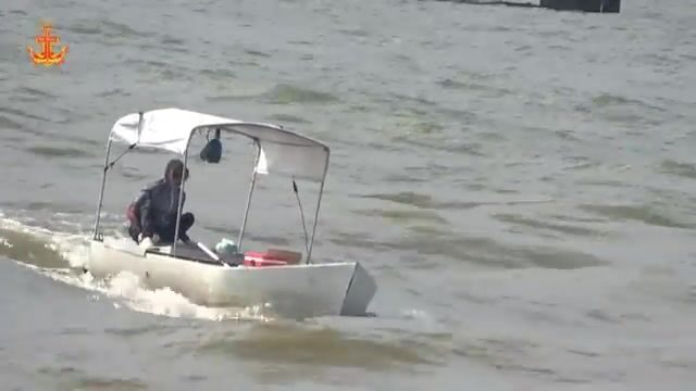 Рыболовные лодки Фукуока в устье Зыонгдонга: выход в море, волна и возвращение крабовых судов