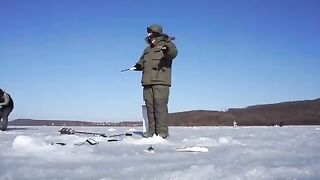 Кочегарка на Русском острове: лунки, палатка и первая навага