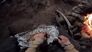 С обрыва к воде и обратно к костру на Южном океане