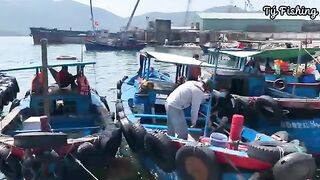 Смена точки у плавучих садков Хайминя возле Куинёна