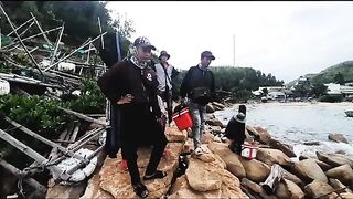 Волна изменила планы: компания рыболовов на Байсепе у Куинёна