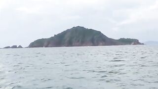 Волна изменила планы: компания рыболовов на Байсепе у Куинёна