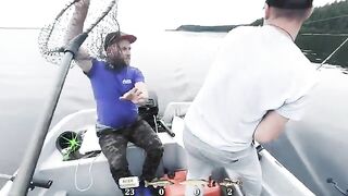 Окуни, судак и маяк во время июльской поездки на Онегу