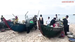 Утро в Хочаме: возвращение лодок и необычная находка в сети